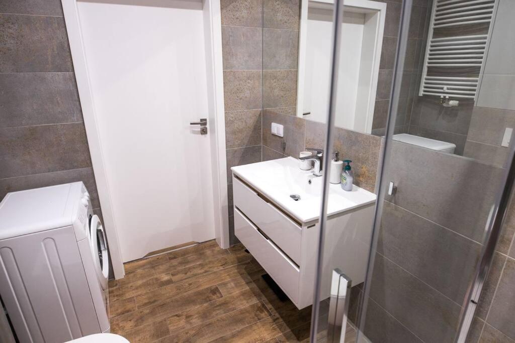 Apartament Nowoczesny Dabska Arena / Parking